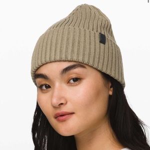 Lululemon On Top Of It beanie - merino wool